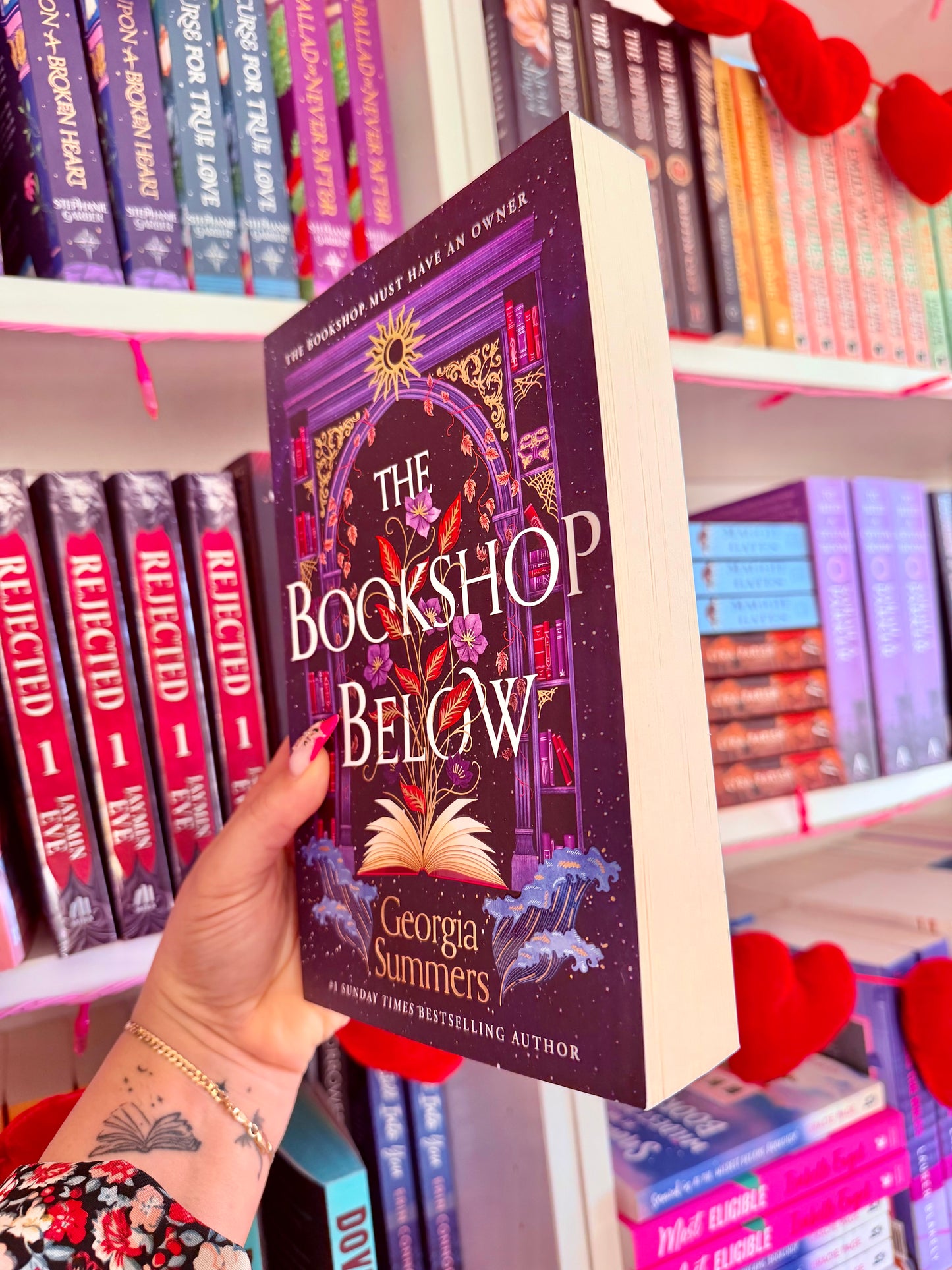 The Bookshop Below: the sweepingly romantic fantasy tale by #1 Sunday Times bestselling author