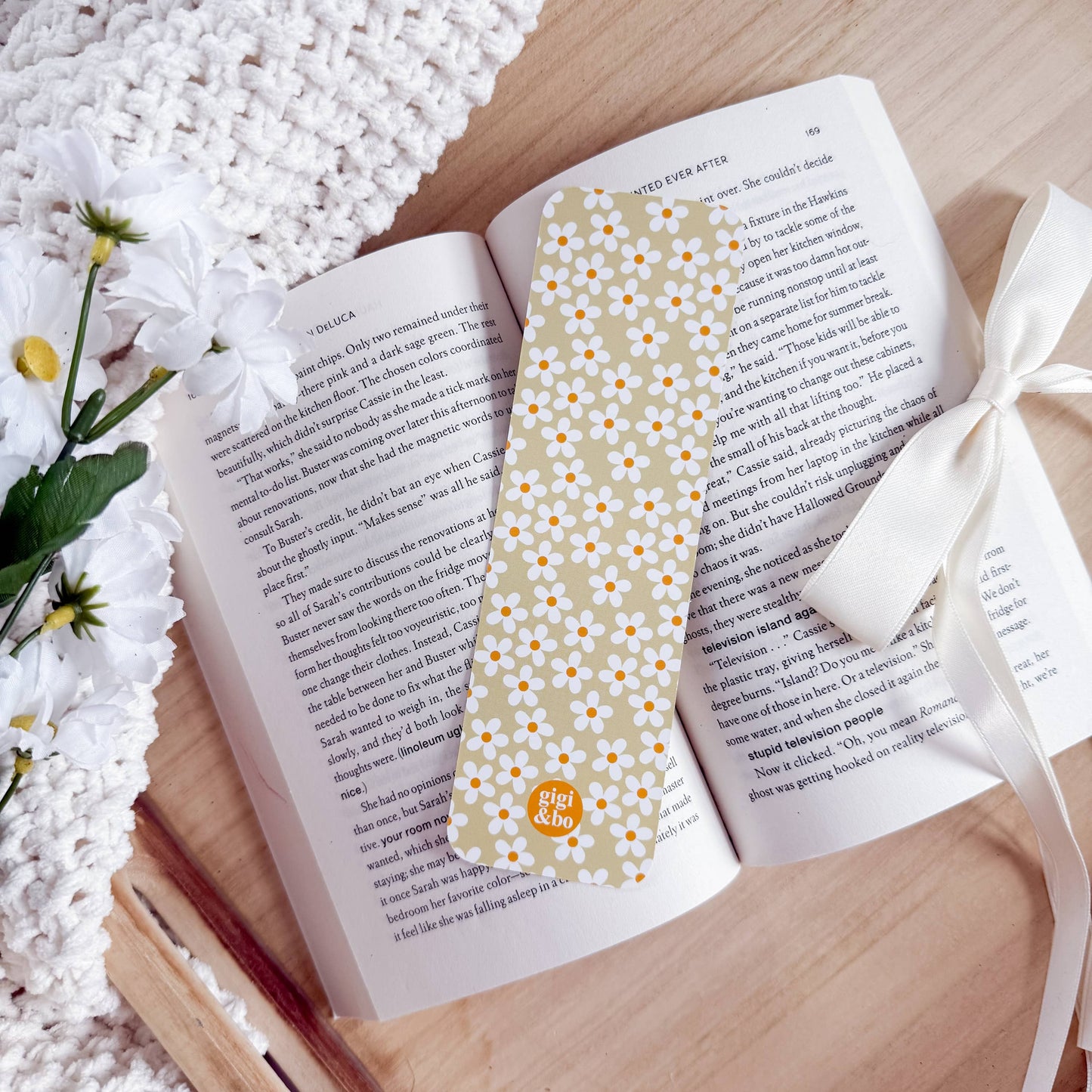 Olive Daisies Bookmark