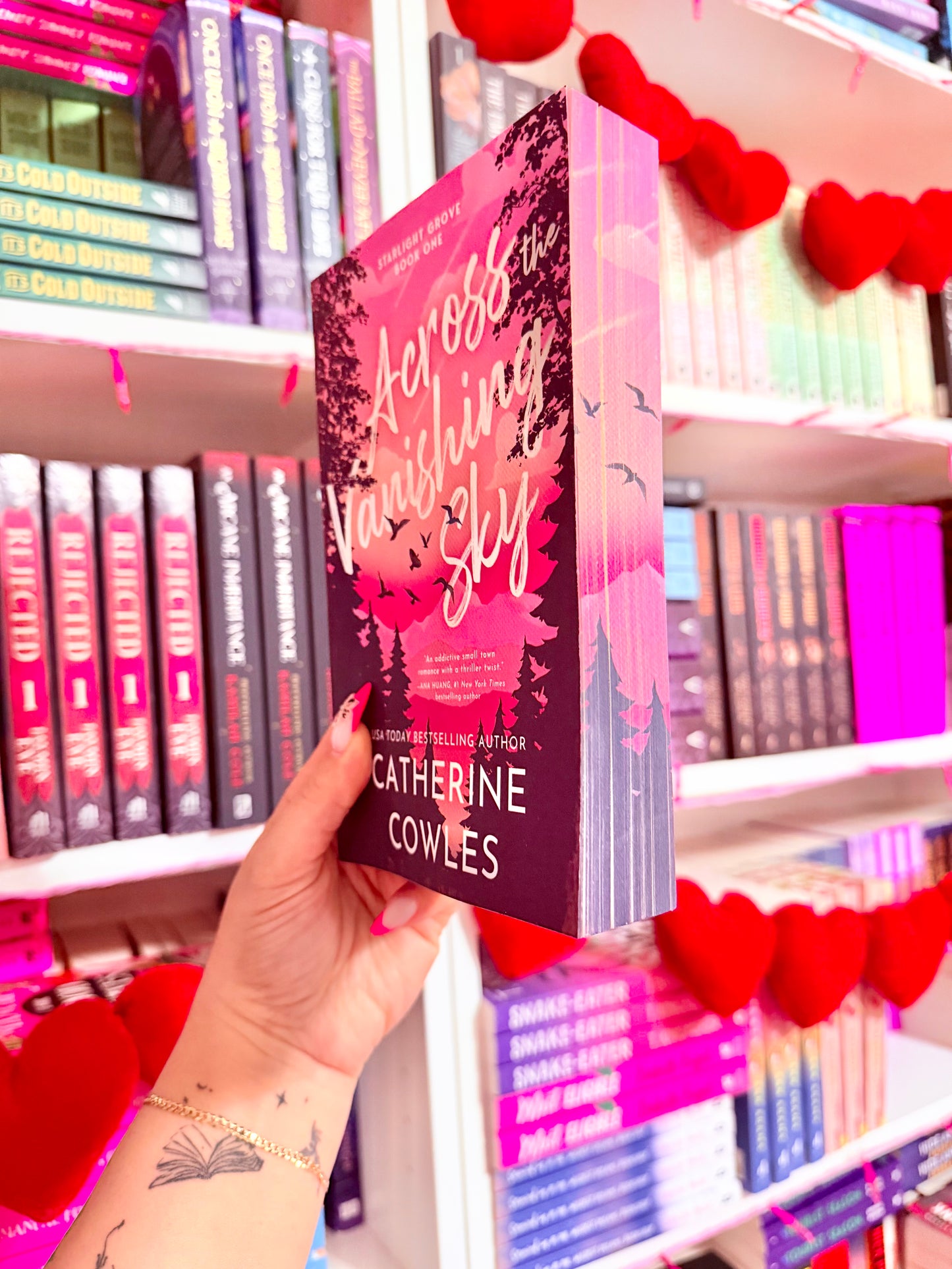 Across the Vanishing Sky (Deluxe Edition) (Starlight Grove, 1)