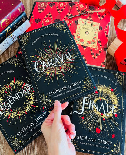 The Return To Caraval Complete Collection Box Set (UK-Edition Hardcover)