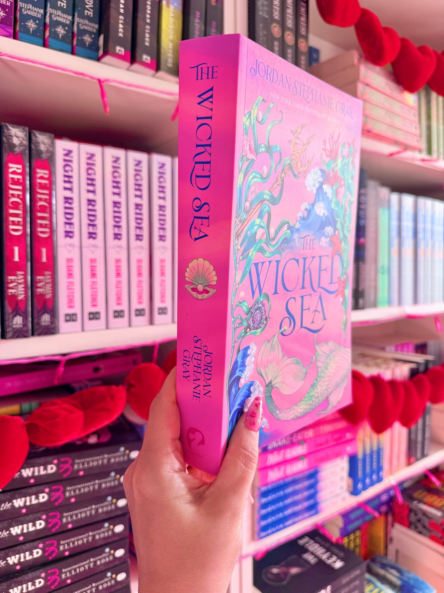 The Wicked Sea: the utterly addictive enemies-to-lovers mermaid romantasy sensation (Uk edition, Paperback)