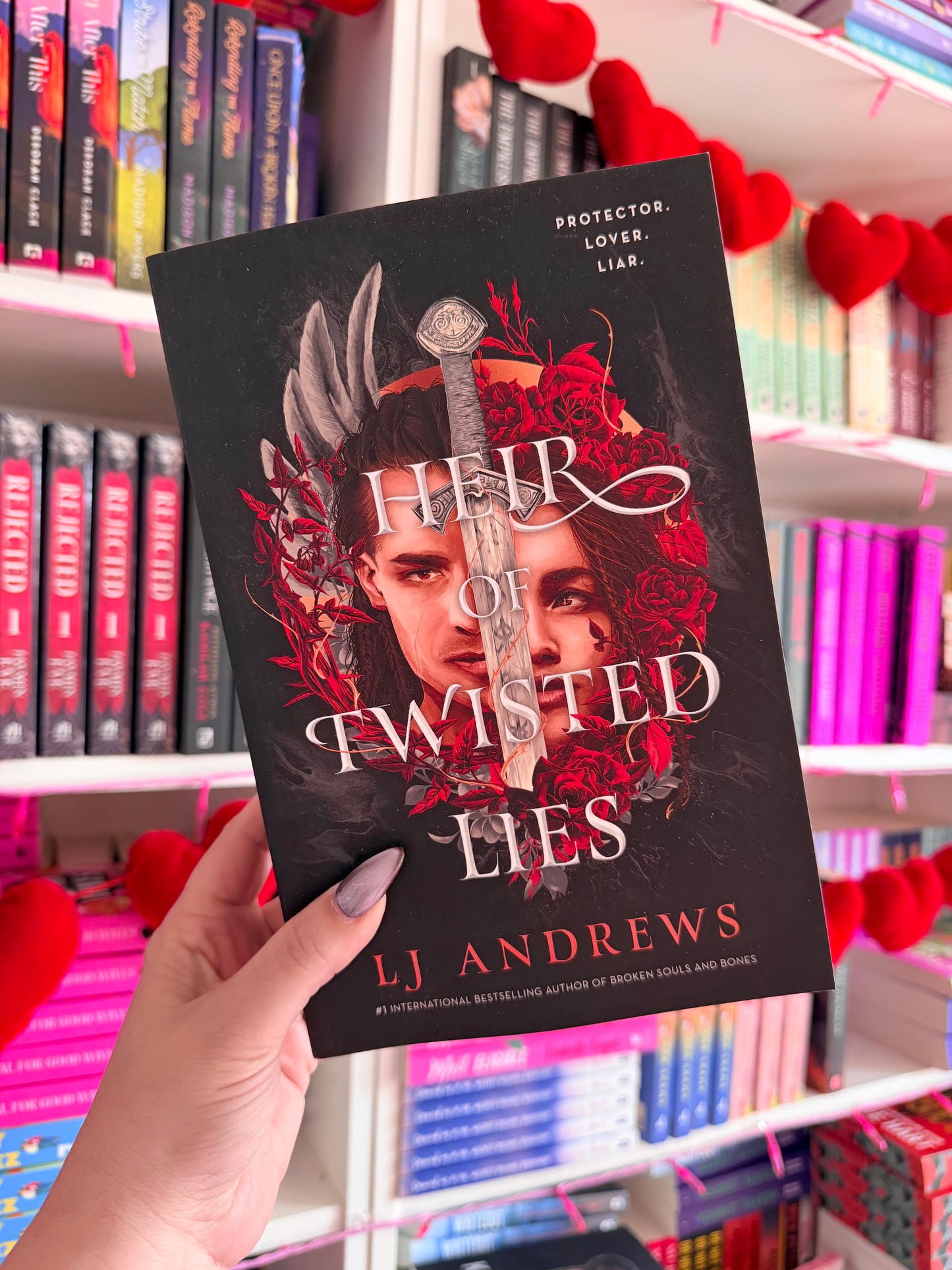 Heir of Twisted Lies (Uk-Edition, Paperback)