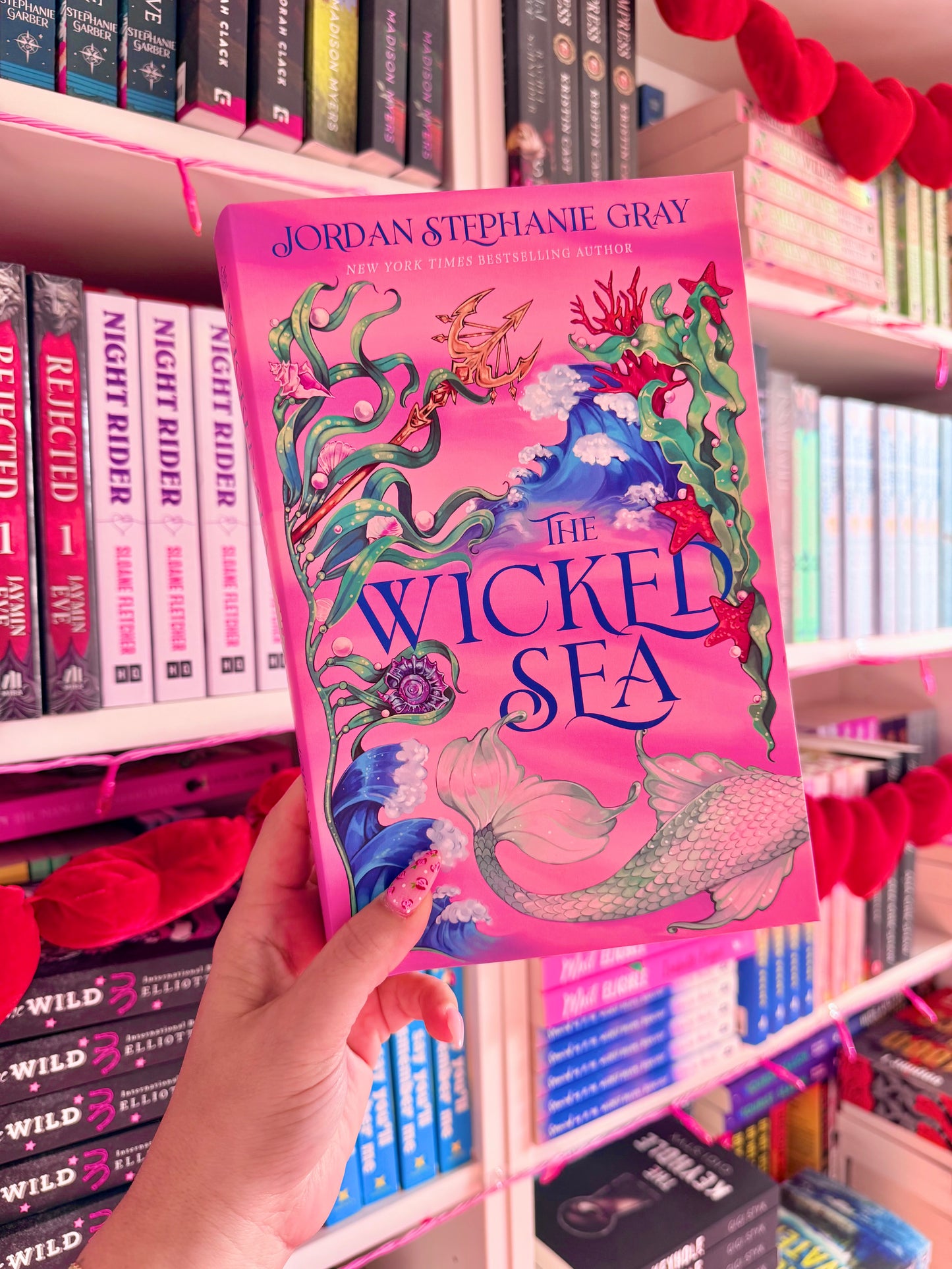 The Wicked Sea: the utterly addictive enemies-to-lovers mermaid romantasy sensation (Uk edition, Paperback)