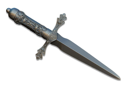 Lauren Roberts Powerless: Paedyn's Dagger Pen (The Powerless Trilogy) cover image