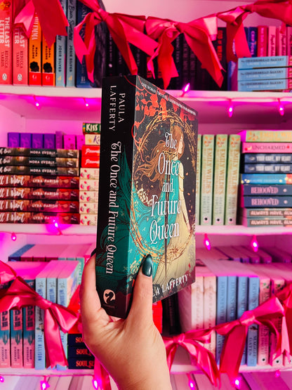The Once and Future Queen: Arthurian legend meets time travel in this sweeping romantic fantasy (Uk edition, Paperback)