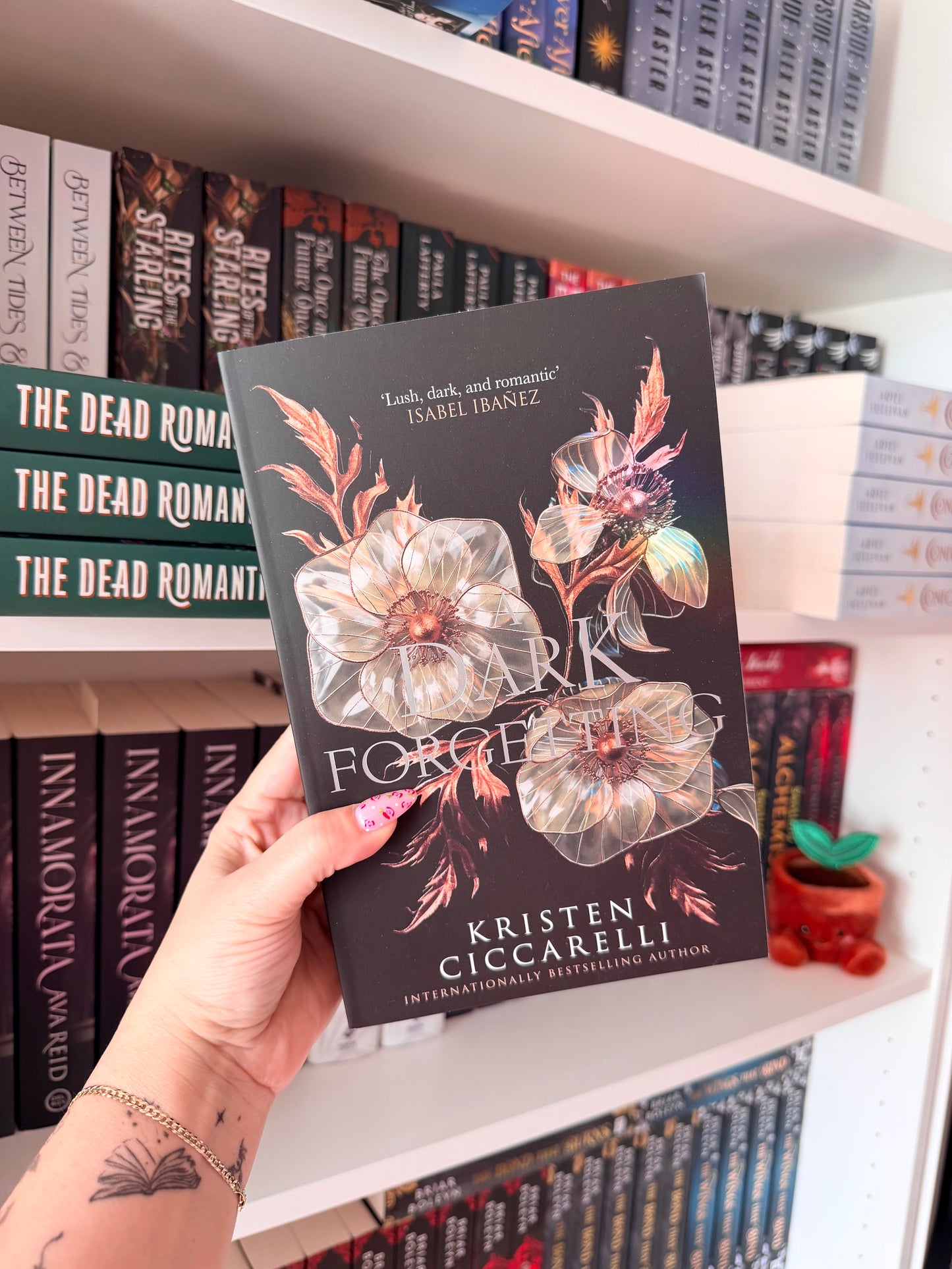 A Dark Forgetting (Uk Edition, Paperback)