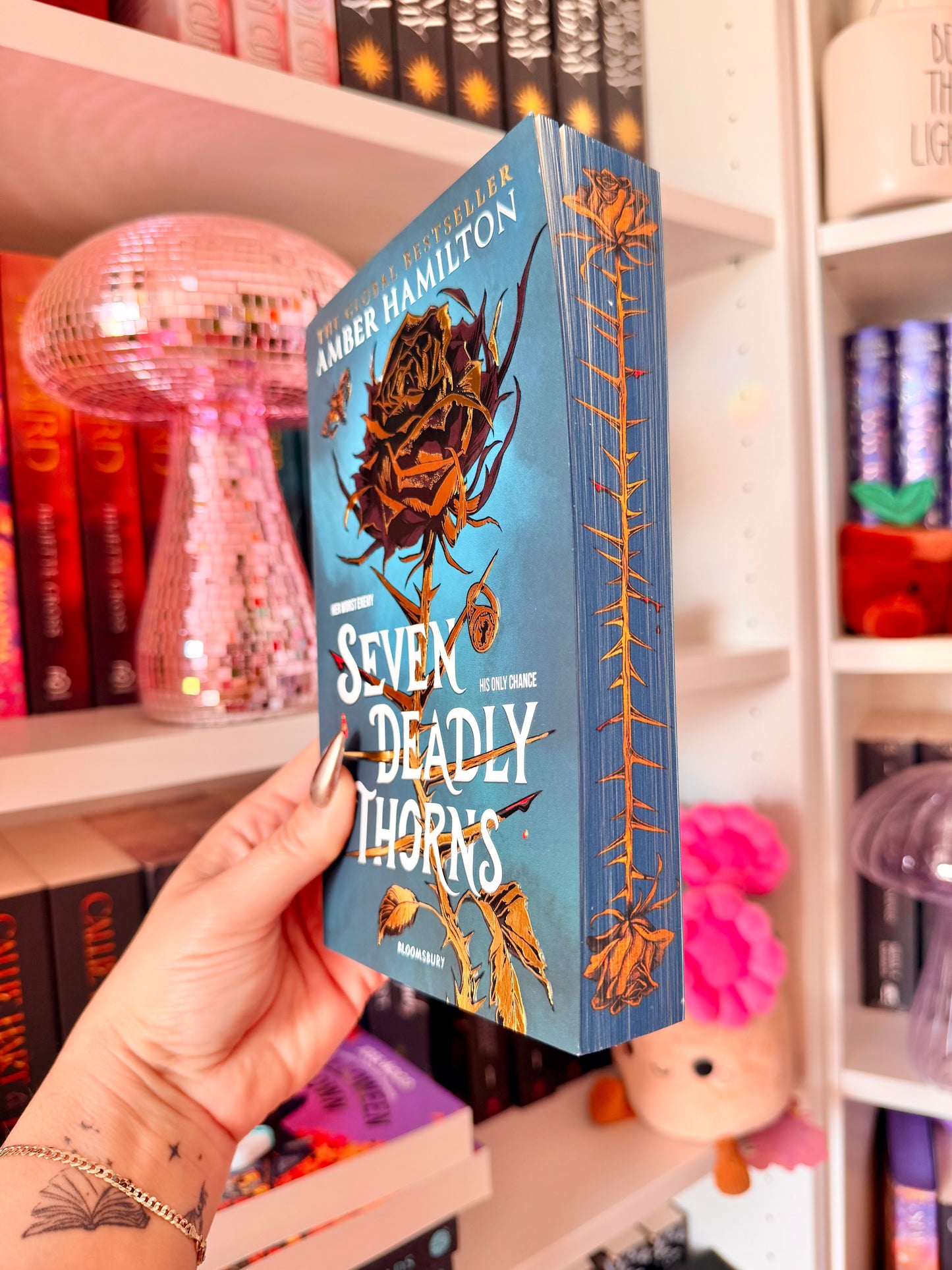 Seven Deadly Thorns: the irresistible enemies-to-lovers romantasy (UK, The Works Exclusive)