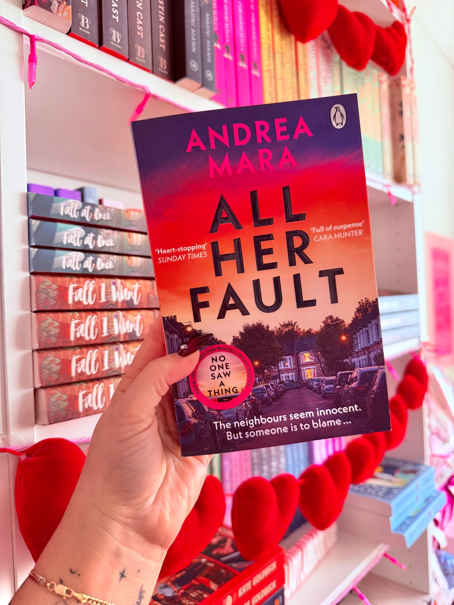 All Her Fault: The breathlessly twisty Sunday Times bestseller everyone is talking about (Uk edition, paperback)