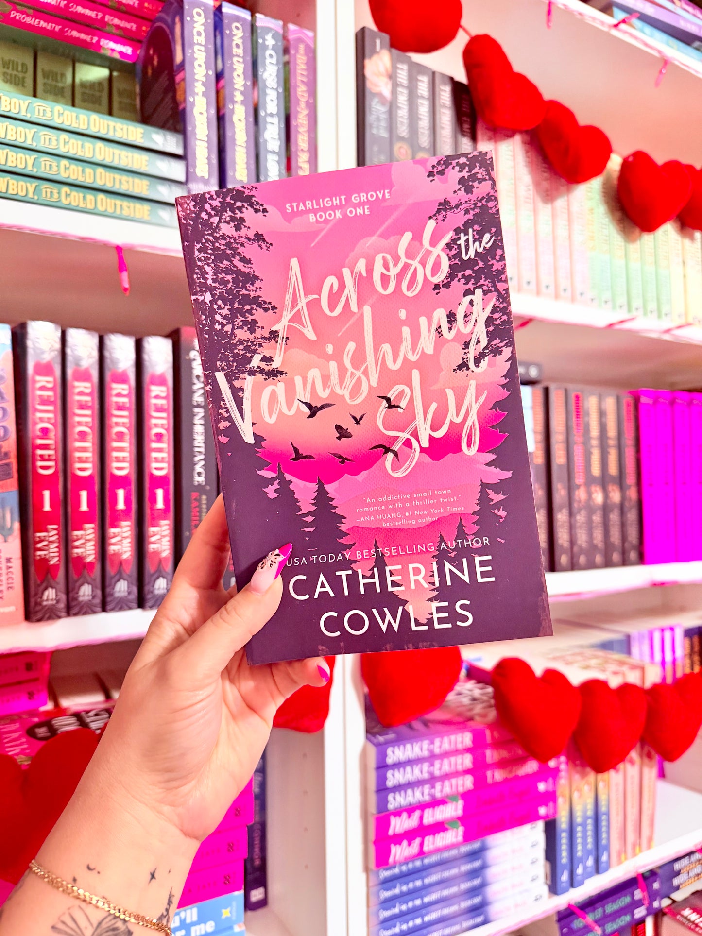 Across the Vanishing Sky (Deluxe Edition) (Starlight Grove, 1)