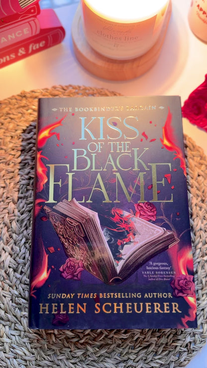 Kiss Of The Black Flame: A brand-new sizzling romantasy from the Sunday Times bestselling author of the Legends of Thezmarr series (Uk edition, Hardcover)